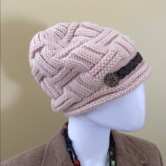 Stylish Hat   - Picture 1 of 3